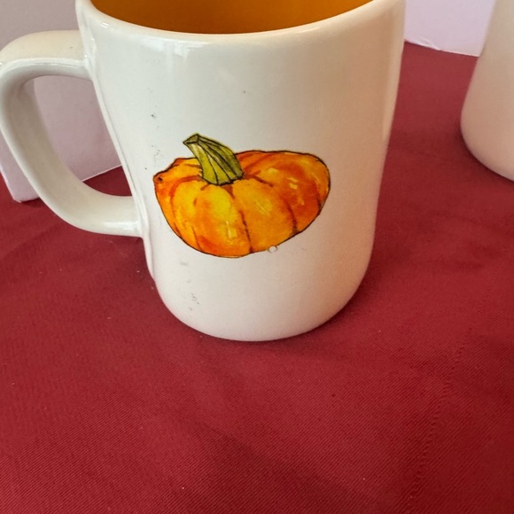EUC Rae Dunn White/Seasonal Mugs “Oh My Gourd” - Picture 2 of 4